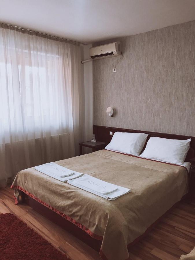Hotel Tri "O" Topola Eksteriør bilde
