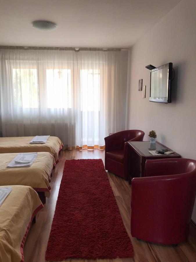 Hotel Tri "O" Topola Eksteriør bilde