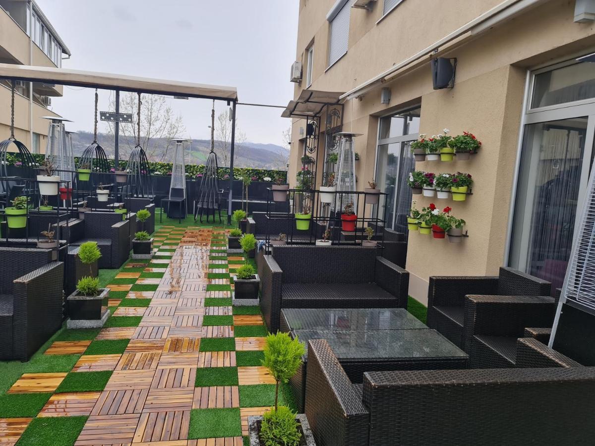Hotel Tri "O" Topola Eksteriør bilde
